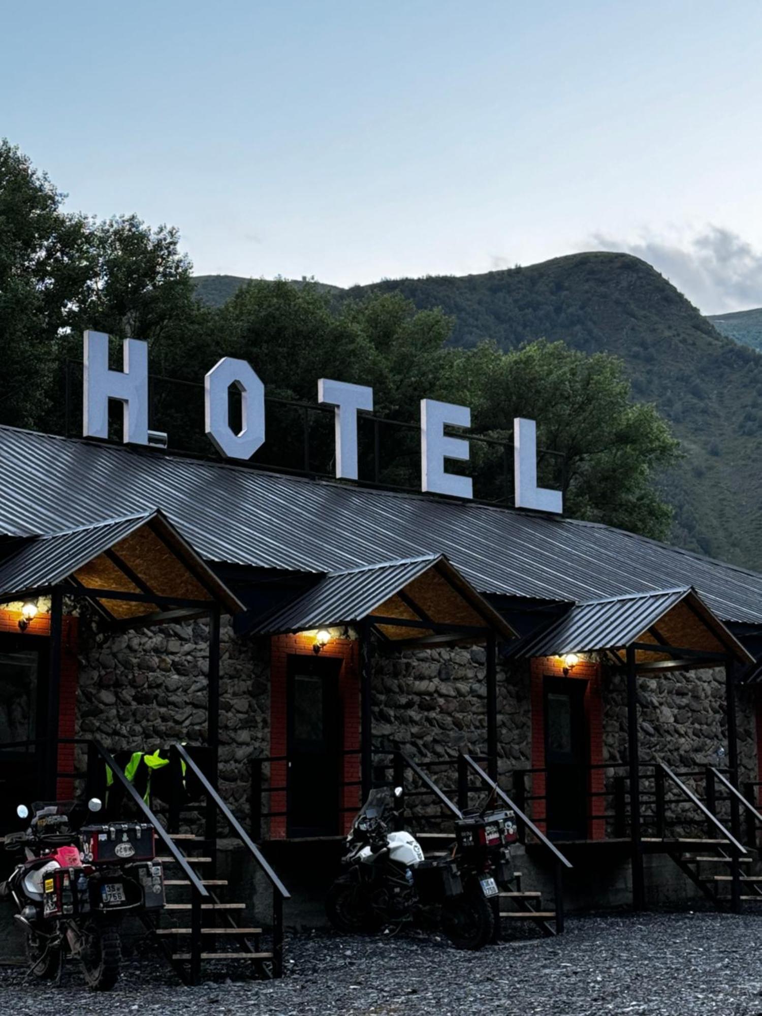 Hotel Pavilion Garden Kazbegi Exteriör bild